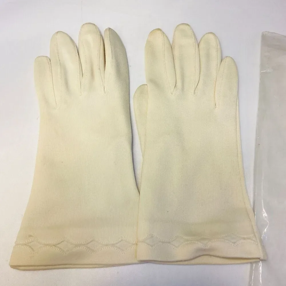 #4861 Vintage Ben Berger beige womens gloves size M Easter